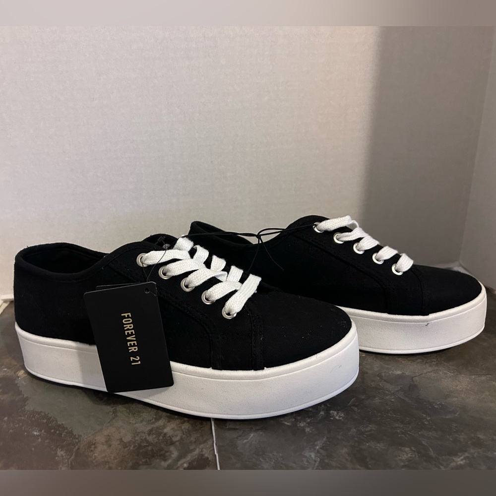 Forever 21 black shoes